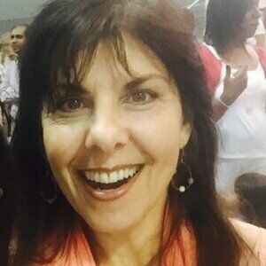 Meet your Posher, Ajnira